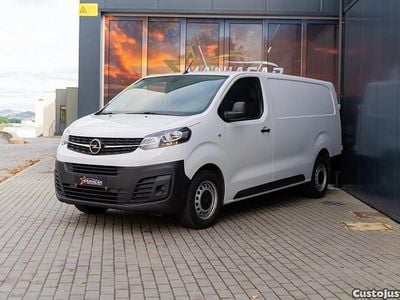Usado Opel Vivaro 100 HP (73 kW) 2023 Branco Monovolume