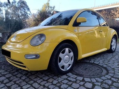 Usado VW Beetle 90 HP (66 kW) 2000 Amarelo Citadino