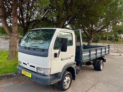 Usado Nissan Cabstar 120 HP (88 kW) 2001 Branco Pickup