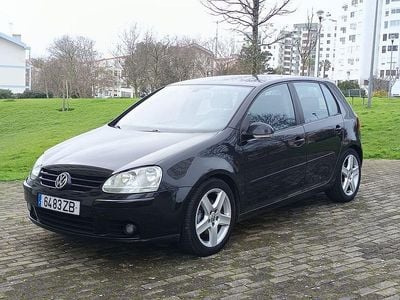 Usado 2004 VW Golf V Sedan | € 5.250