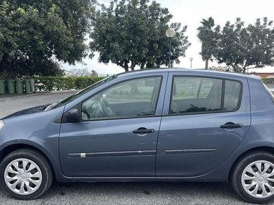 Usado Renault Clio III 55 HP (40 kW) 2007 Sedan
