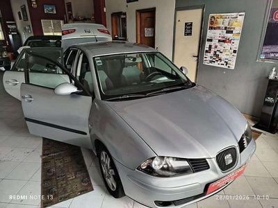 Usado Seat Cordoba 70 HP (51 kW) 2006 Cinzento Sedan