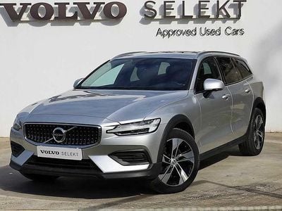 Usado Volvo V60 CC Momentum 190 HP (139 kW) 2020 711  cinzento brilhante Carrinha