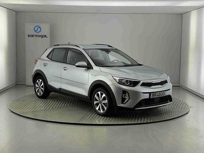 Prateado Usado 2025 Kia Stonic SUV | € 17.990 (Preço justo)