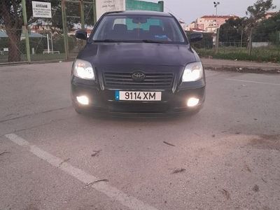 usado Toyota Avensis 2.0