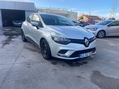 Usado Renault Clio IV Zen 90 HP (66 kW) 2016 Cinza