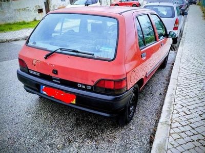 Usado 1992 Renault Clio Sedan | € 1.100