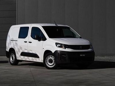 Branco Usado 2019 Peugeot Partner Monovolume | € 17.900 (Caro)