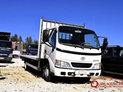 Usado Toyota Dyna 102 HP (75 kW) 2002 Branco Pickup