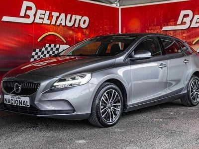 Usado Volvo V40 Momentum 150 HP (110 kW) 2019 Cinza