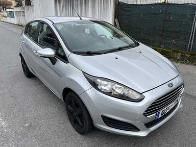 Usado 2013 Ford Fiesta Trend Sedan | € 7.250 (Preço elevado)