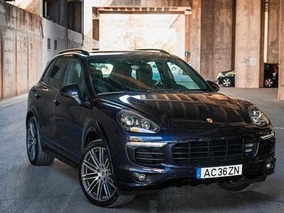 Azul Usado 2016 Porsche Cayenne S E-Hybrid SUV | € 49.950 (Preço justo)