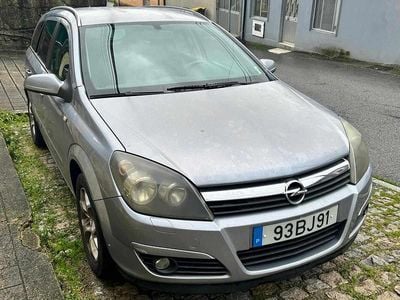 Usado Opel Astra 90 HP (66 kW) 2006 Cinzento Carrinha