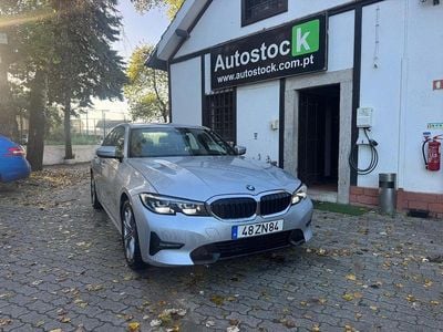 Cinza Usado 2019 BMW 318 Luxury Line Sedan | € 24.900 (Preço justo)