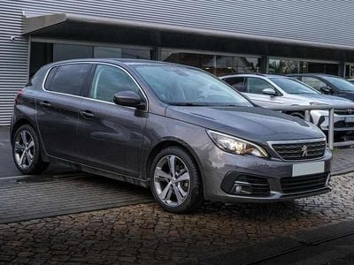 Cinzento Usado 2018 Peugeot 308 Allure Citadino | € 12.900 (Preço justo)