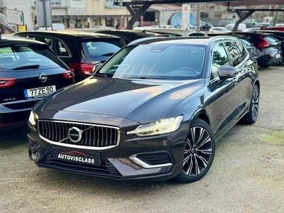 Cinzento Usado 2022 Volvo V60 Carrinha | € 31.500