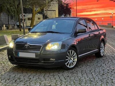 Usado 2005 Toyota Avensis Premium Sedan | € 10.500 (Caro)