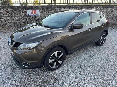 Usado Nissan Qashqai N-Connecta 110 HP (80 kW) 2017 Castanho SUV