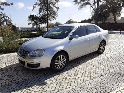 Usado VW Jetta 105 HP (77 kW) 2009 Sedan