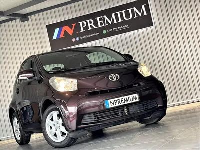 Usado Toyota iQ 68 HP (50 kW) 2009 Vermelho Citadino
