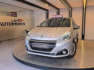 Cinzento Usado 2016 Peugeot 208 Style Citadino | € 8.250 (Bom preço)