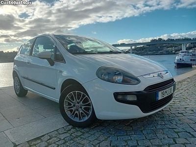Branco Usado 2011 Fiat Punto Citadino | € 4.400 (Preço elevado)