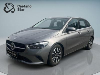 Cinza Usado 2023 Mercedes B180 Monovolume | € 35.900 (Preço justo)