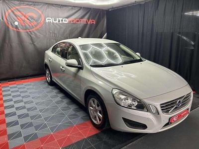 Cinzento Usado 2010 Volvo S60 Sedan | € 9.490