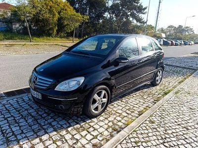 Usado Mercedes B200 140 HP (102 kW) 2005 Monovolume