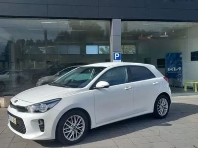 Usado Kia Rio 90 HP (66 kW) 2017 Branco Citadino