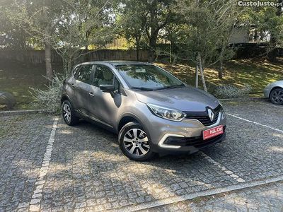 Cinza Usado 2017 Renault Captur Intens SUV | € 14.999 (Preço elevado)