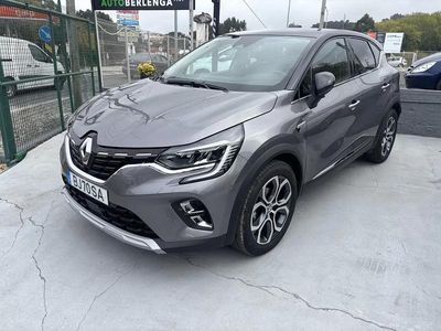 Cinzento Usado 2024 Renault Captur Techno SUV | € 22.900 (Preço elevado)