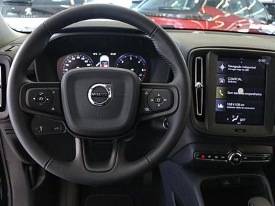 Preto Usado 2024 Volvo XC40 Core SUV | € 34.500 (Preço justo)