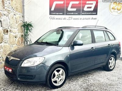 Usado Skoda Fabia Active 80 HP (58 kW) 2009 Cinza Carrinha
