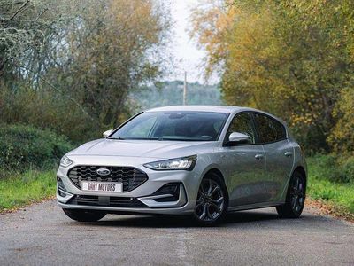 Cinzento Usado 2022 Ford Focus | € 21.700 (Preço justo)