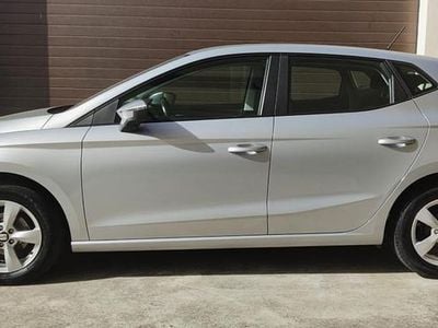 Usado Seat Ibiza 75 HP (55 kW) 2018 Cinzento Citadino