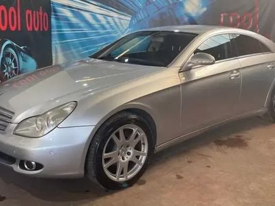 Usado Mercedes CLS320 224 HP (164 kW) 2005 Cinza prata Sedan