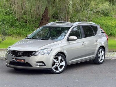 Usado Kia Ceed 116 HP (85 kW) 2010 Cinzento Citadino