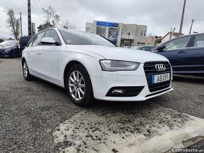 Usado Audi A4 Business 150 HP (110 kW) 2015 Branco Carrinha