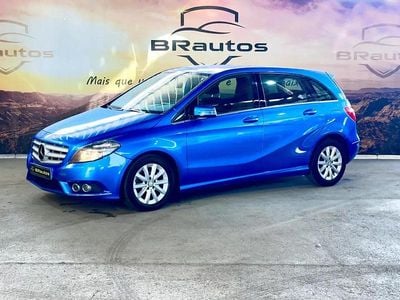 Azul Usado 2013 Mercedes B180 Monovolume | € 10.900 (Preço elevado)
