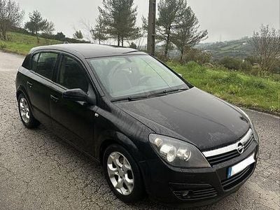 Usado 2004 Opel Astra Sedan | € 4.900 (Preço elevado)
