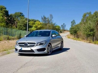 Cinzento Usado 2015 Mercedes CLA200 Shooting Brake Carrinha | € 20.000 (Bom preço)