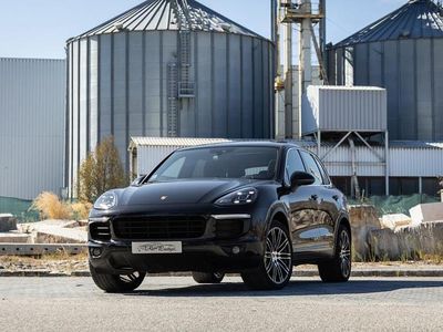Usado Porsche Cayenne 333 HP (244 kW) 2016 Preto SUV