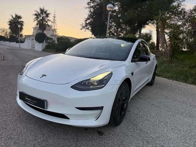 Branco Usado 2021 Tesla Model 3 Sedan | € 31.699 (Preço elevado)