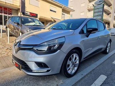 Cinzento Usado 2017 Renault Clio IV LIMITED | € 8.900 (Preço justo)