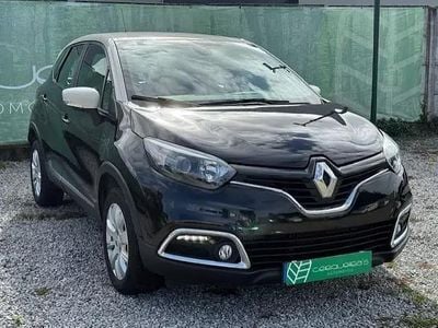 Usado Renault Captur Experience 118 HP (86 kW) 2017 Preto SUV