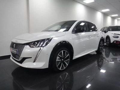 Branco Usado 2021 Peugeot e-208 GT Citadino | € 18.500 (Preço justo)