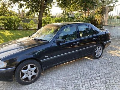 Usado 1997 Mercedes C250 Sedan | € 4.500
