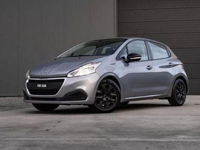 Cinzento Usado 2019 Peugeot 208 Active Citadino | € 9.999 (Bom preço)