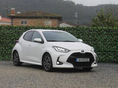 Branco Usado 2021 Toyota Yaris Hybrid | € 17.640 (Preço justo)